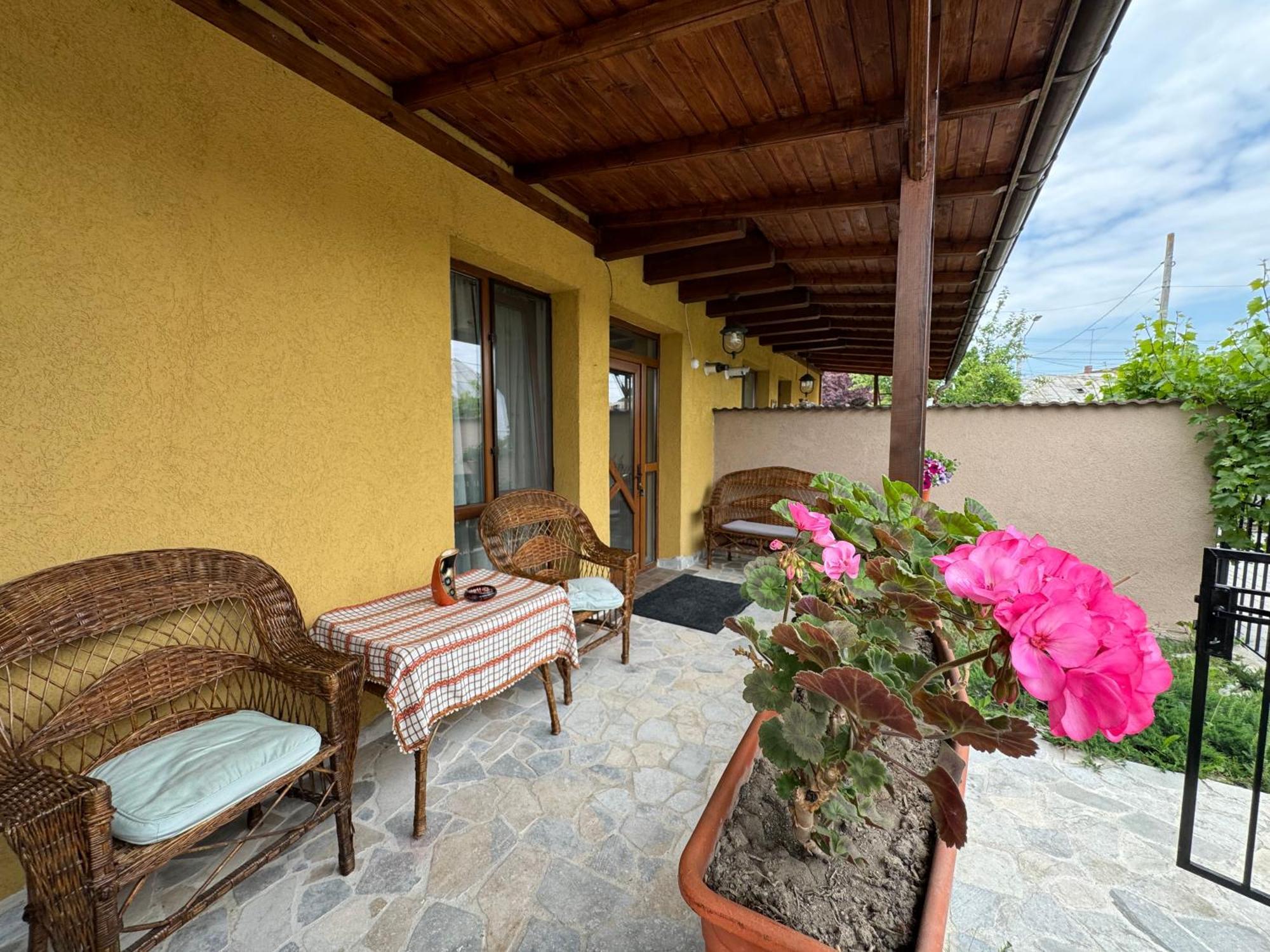 Casa Smarald Turda Noua Hotel Exterior photo